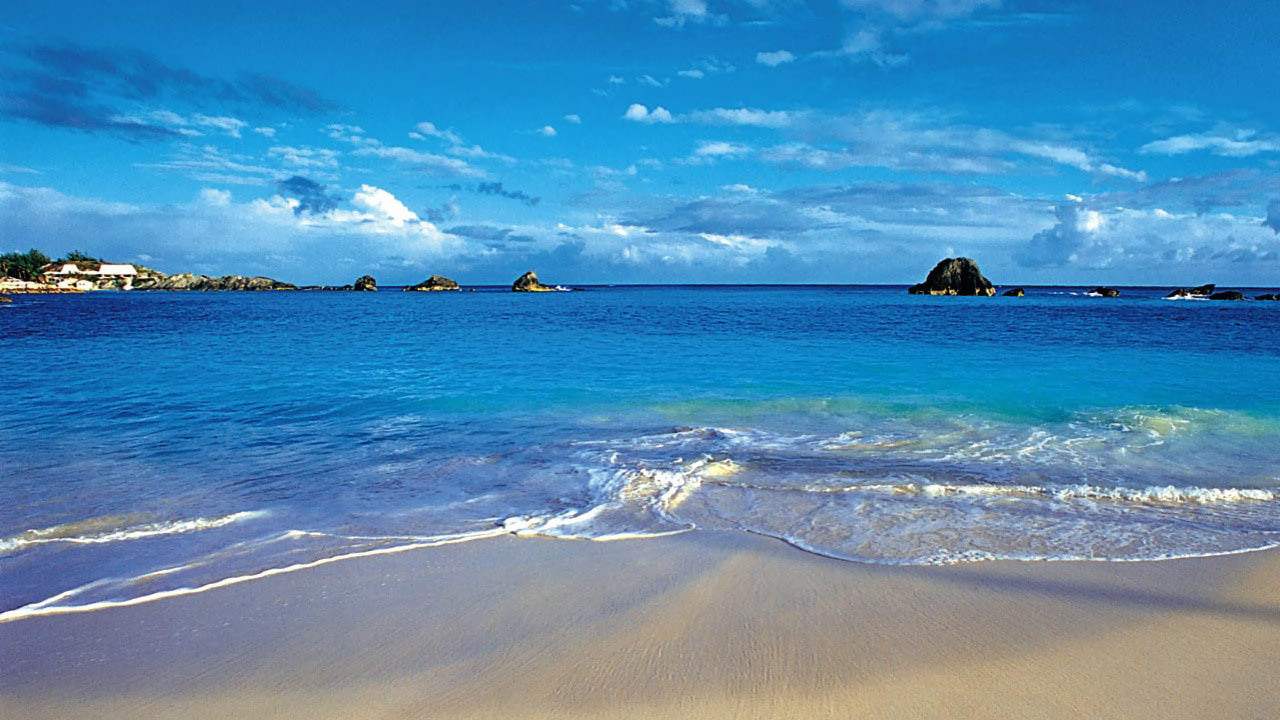 Пляж у лагуны