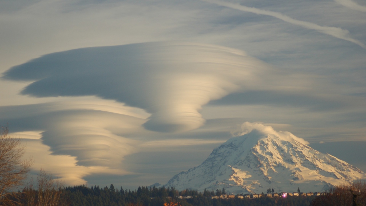 Оригинальные Облака над горами