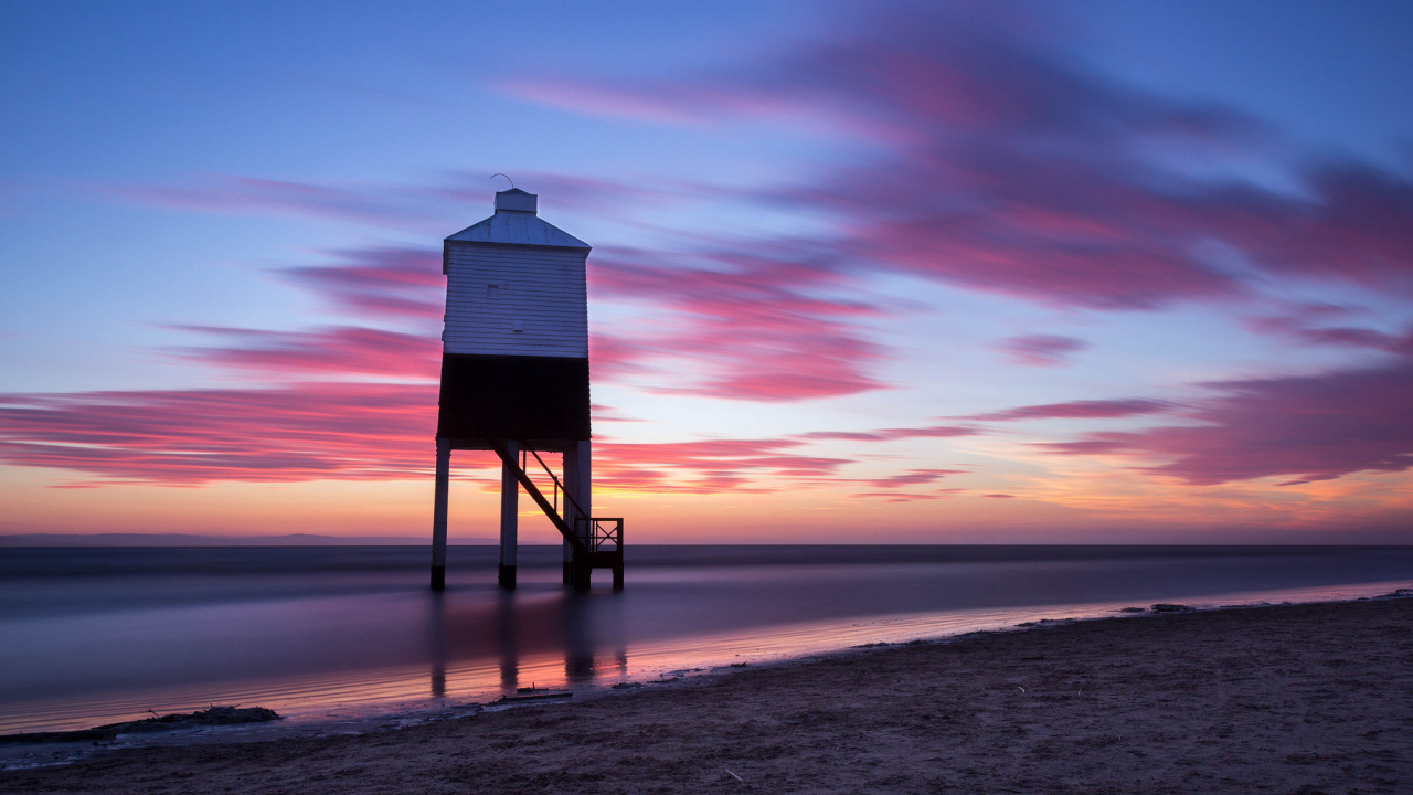 Розовые облака над морем