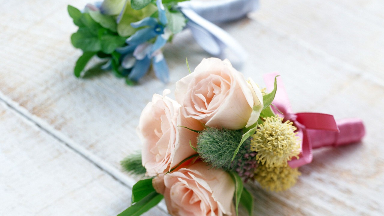 Декоративные букеты цветков