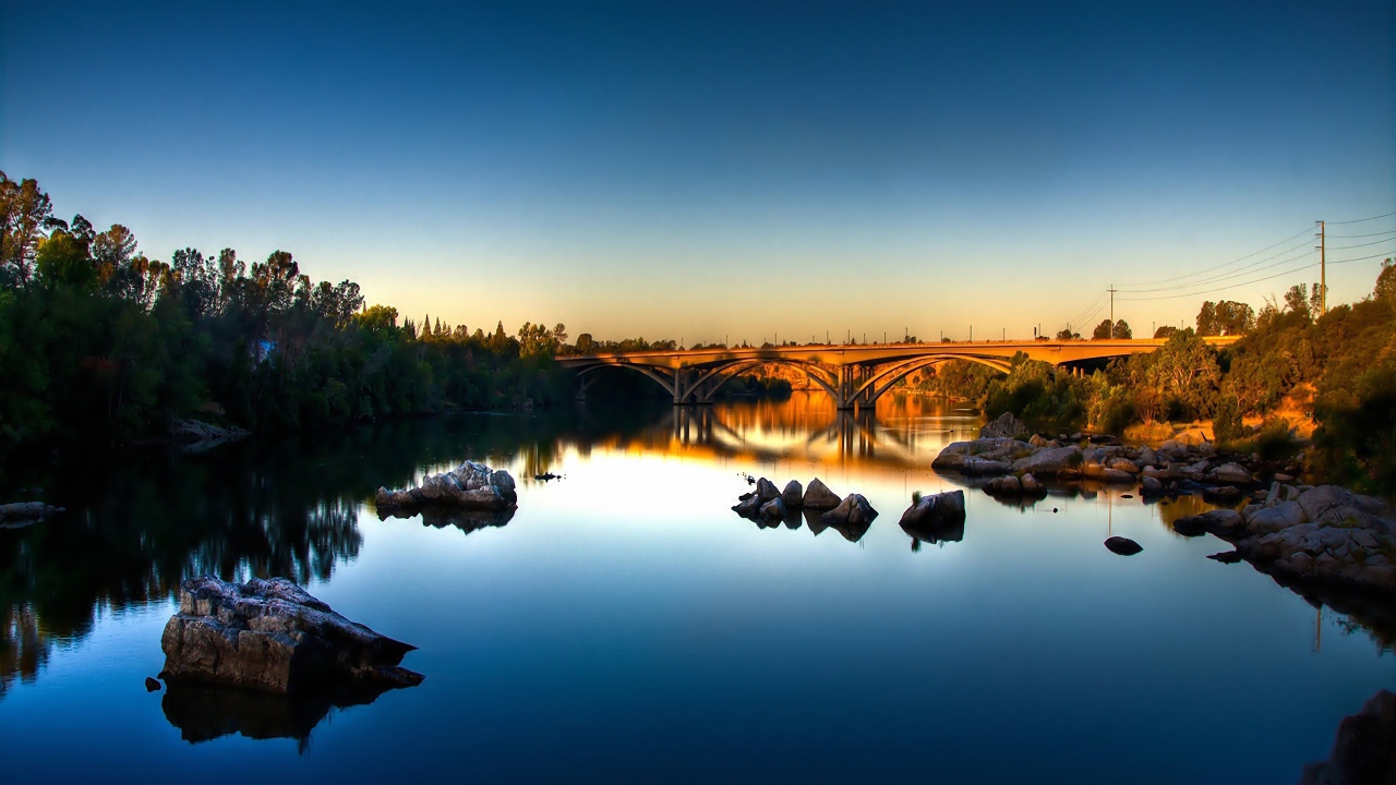 Мост через голубую реку