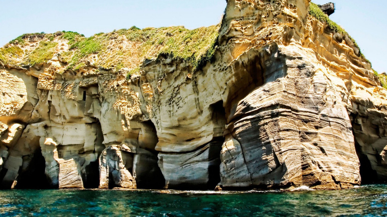 Пещеры промытые водой