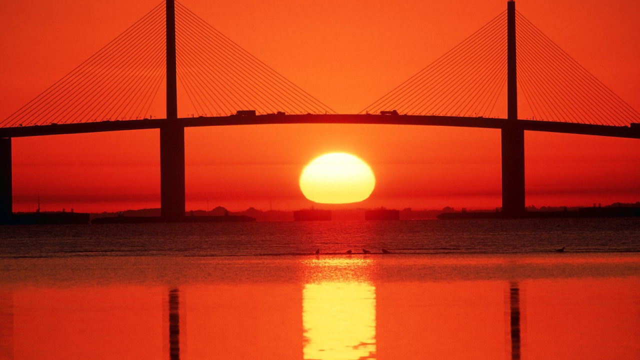 Солнце под мостом