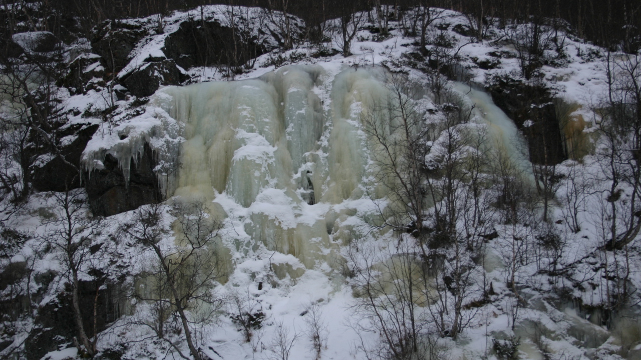 Замерзший водопад в Норвегии
