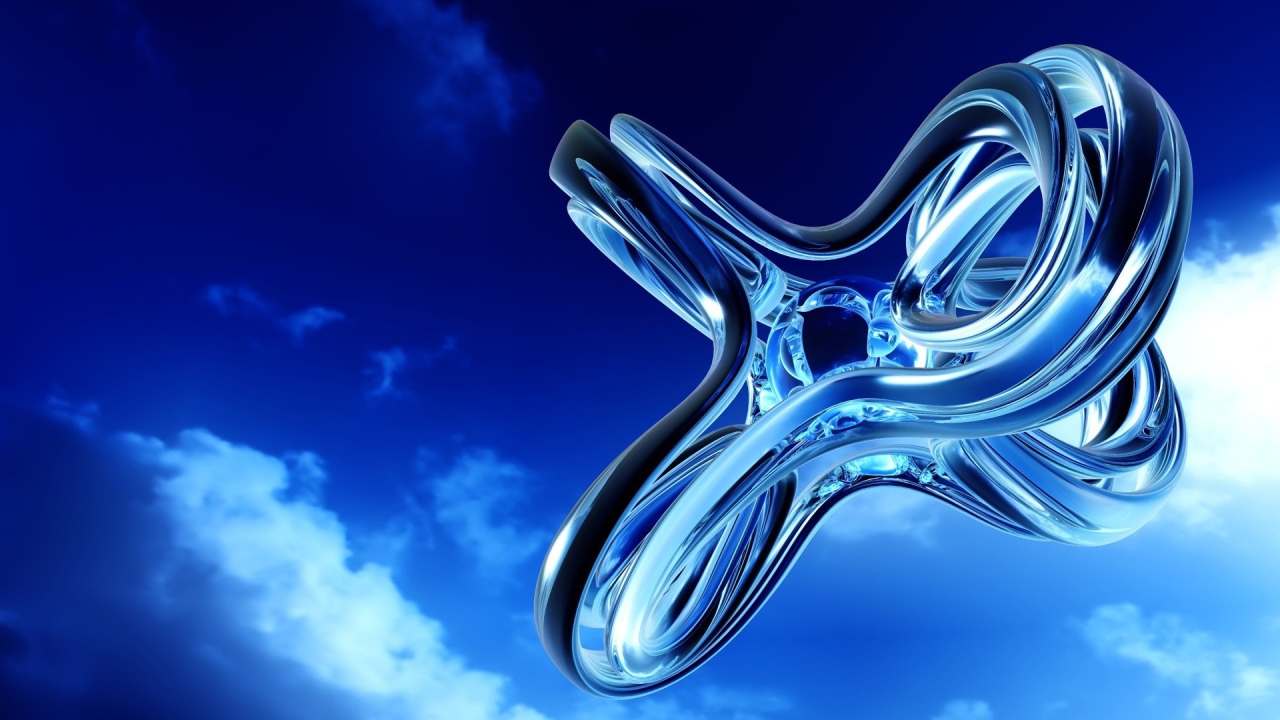 Стеклянная фигура на фоне неба