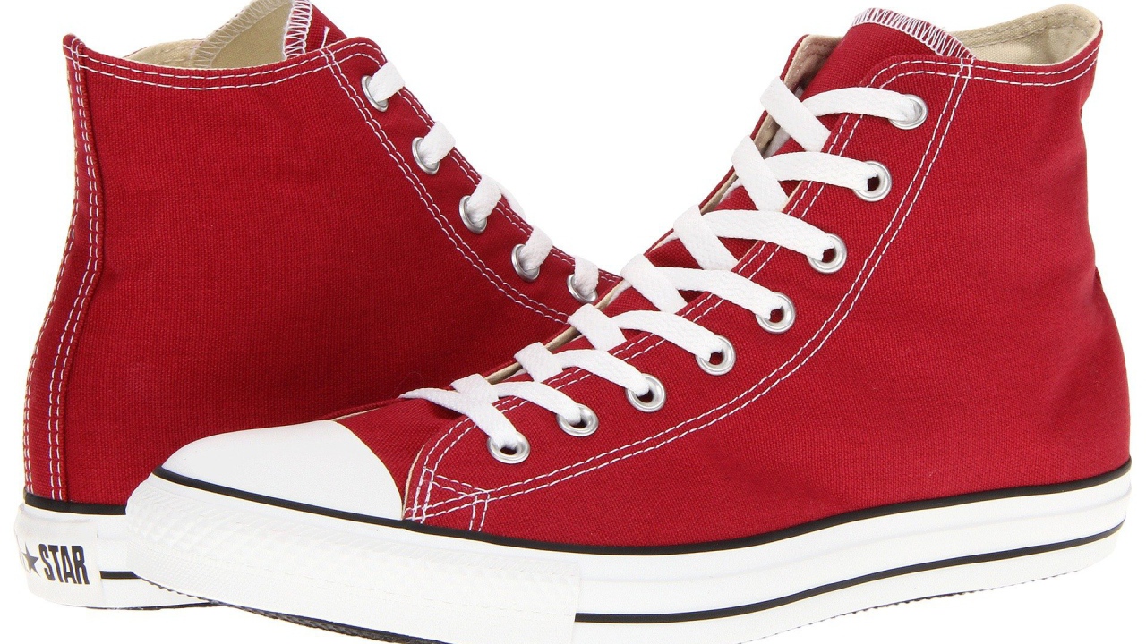 Стильные красные кеды