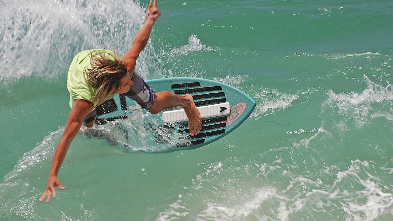 Катание по волнам на доске