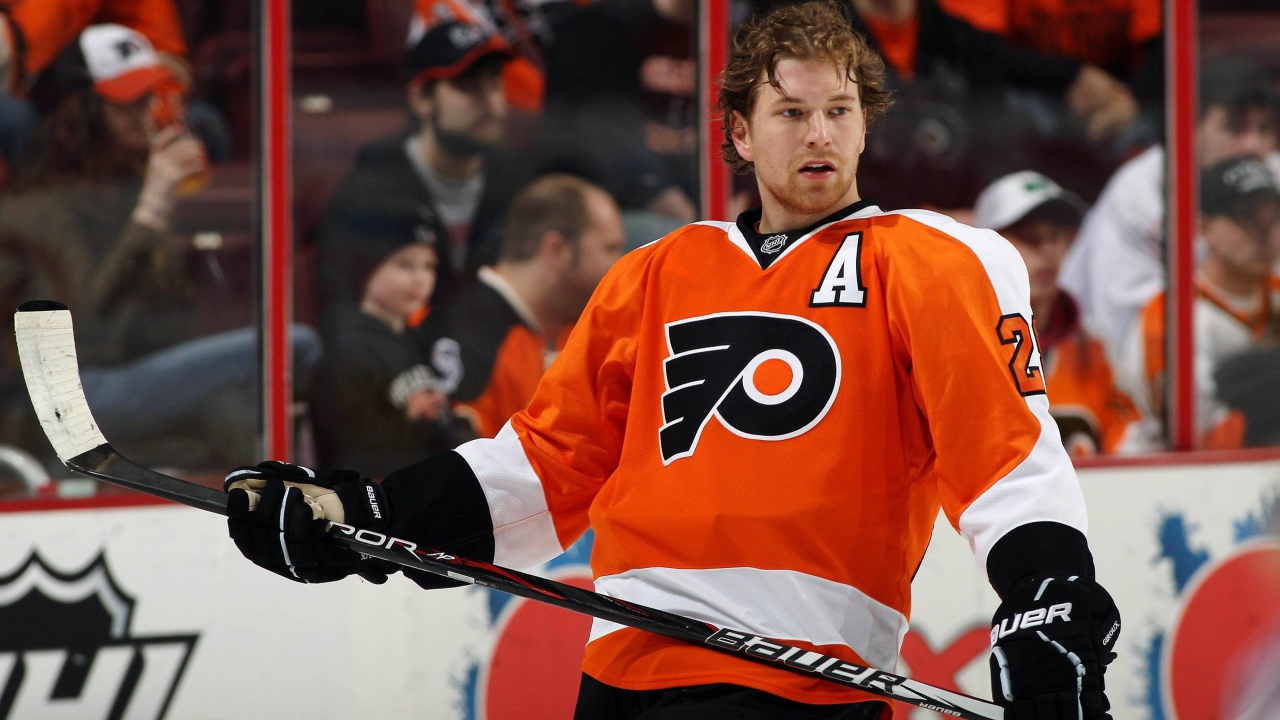 Хоккеист Филадельфии Клод Жиру