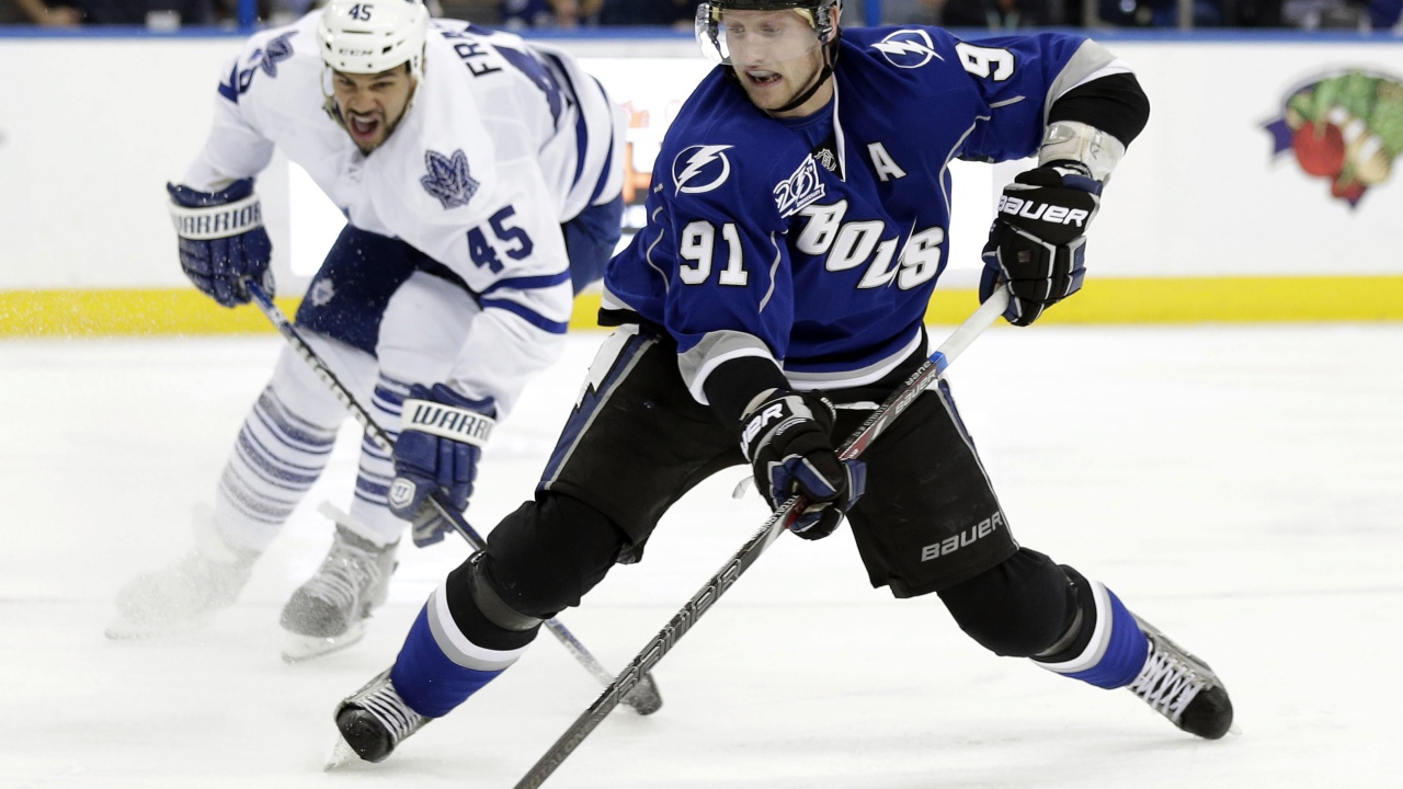 Хоккеист Стивен Стэмкос