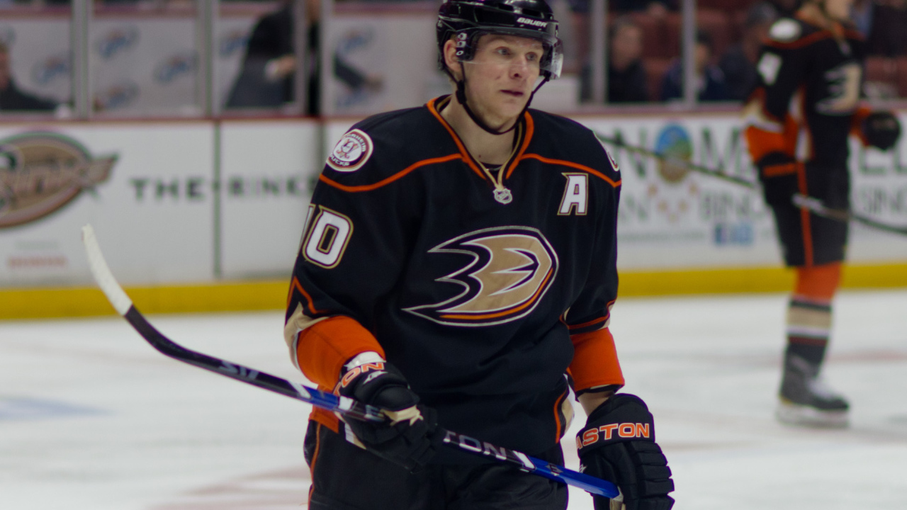 Популярный Хоккеист Кори Перри