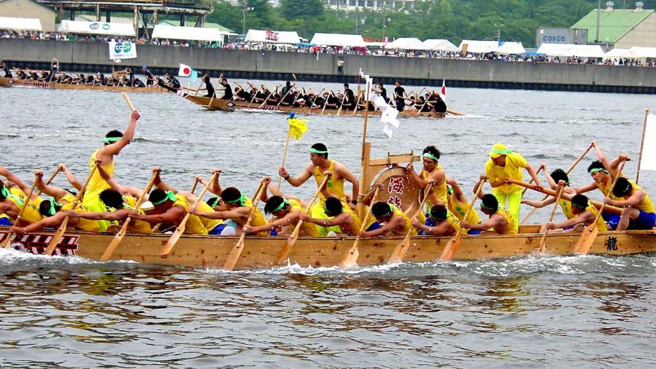 	   Boat races in Japan