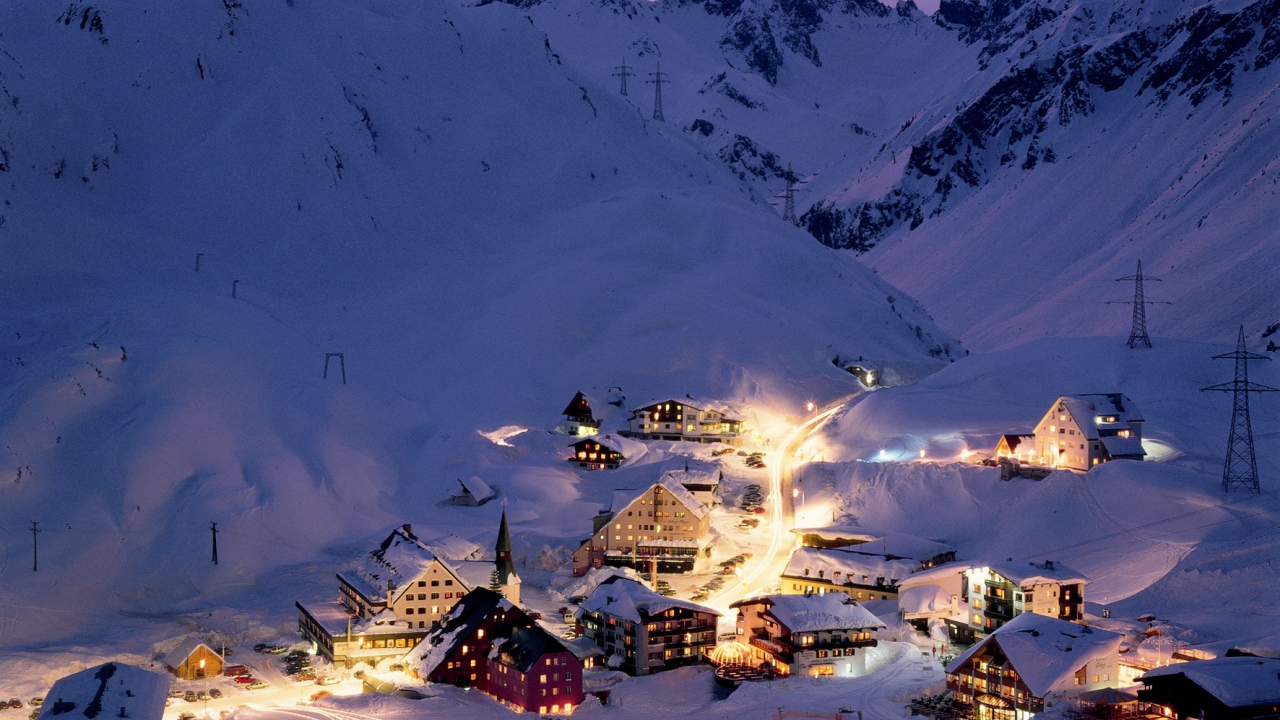 Вечернее сияние на горнолыжном курорте Сант Антон, Австрия