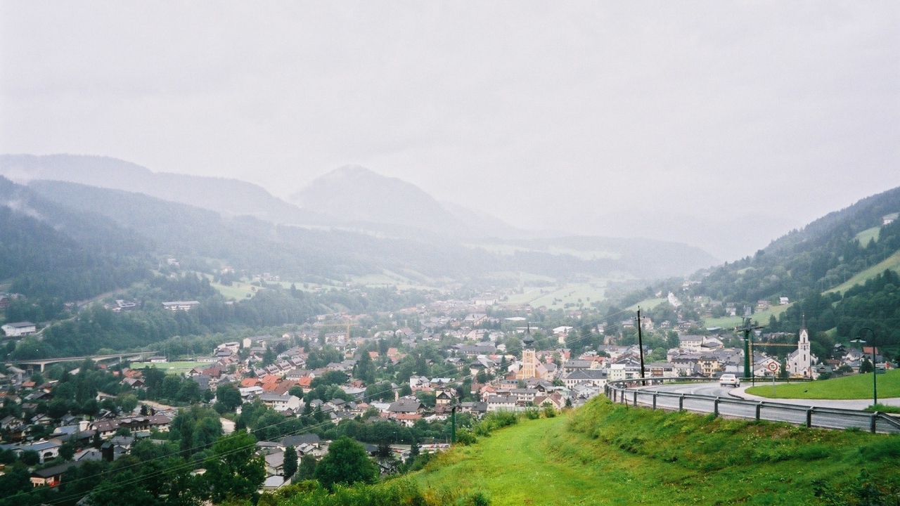 Панорама города на горнолыжном курорте Шладминг, Австрия