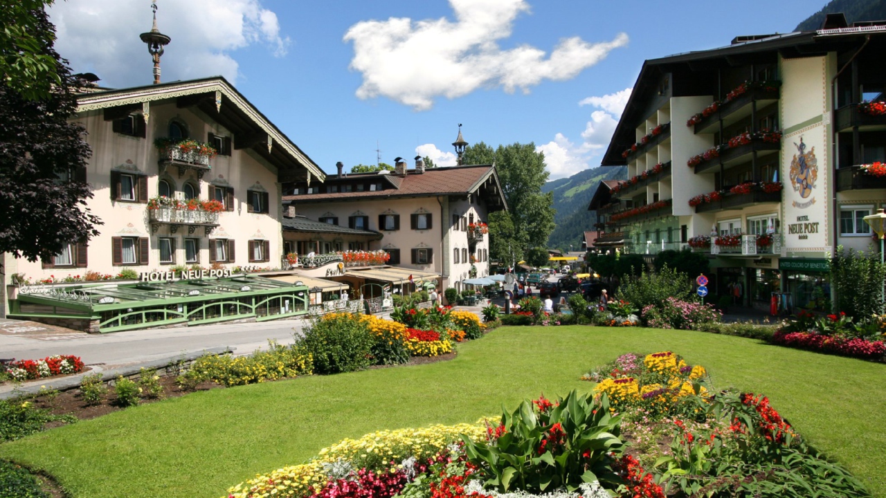 Летние цветы на горнолыжном курорте Майрхофен, Австрия