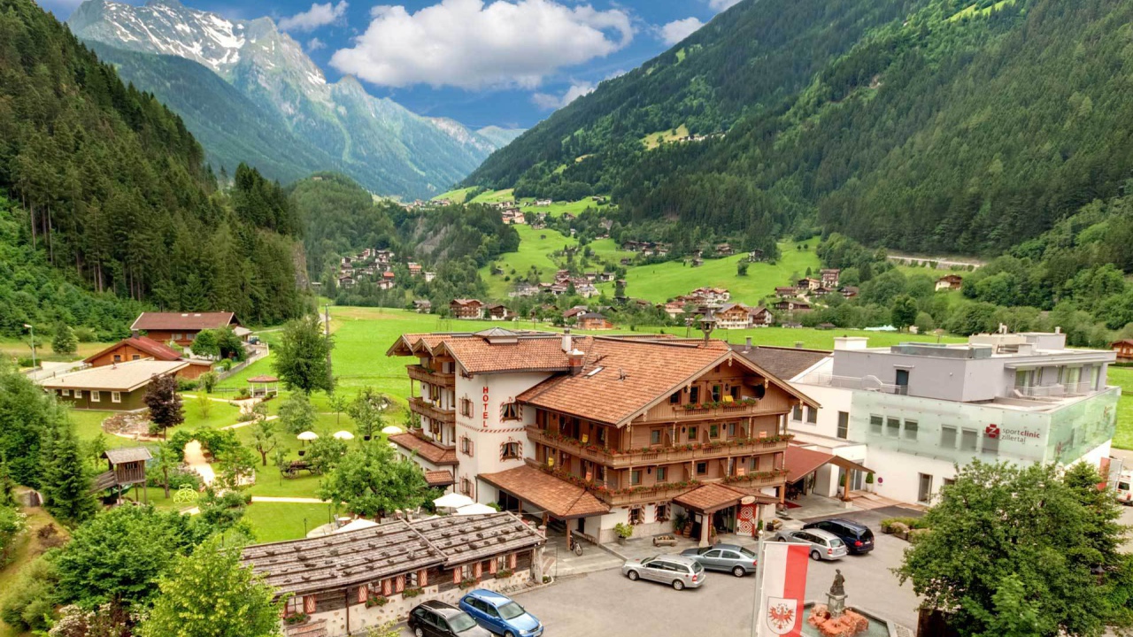 Летний пейзаж на горнолыжном курорте Майрхофен, Австрия