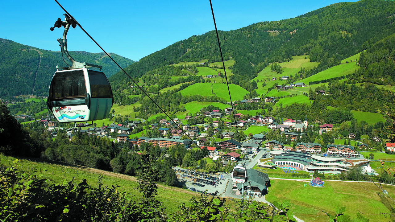 Подъемник летом на горнолыжном курорте Бад Кляйнкирххайм, Австрия