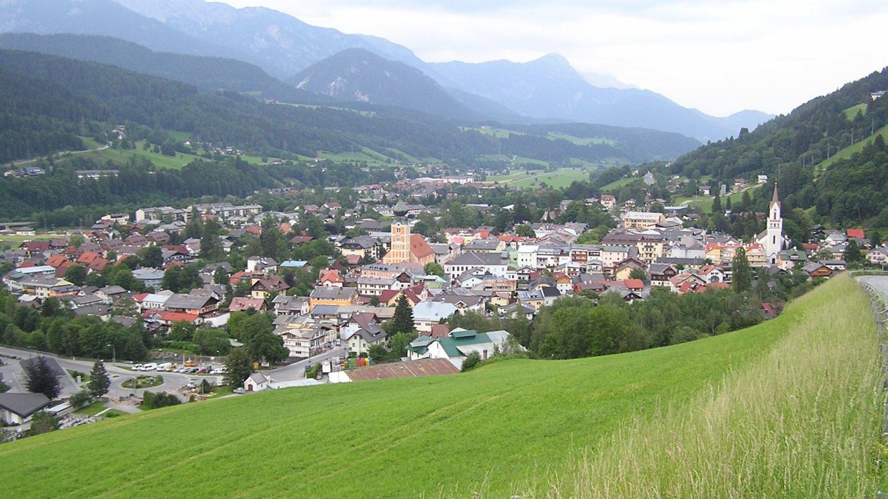 Летний вид на горнолыжном курорте Шладминг, Австрия