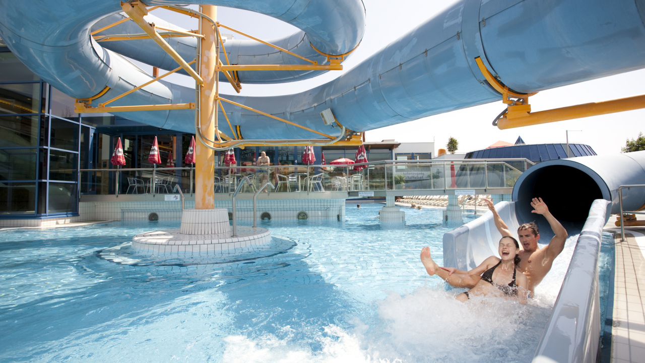 Отдых в аквапарке на курорте Бад Лойперсдорф, Австрия