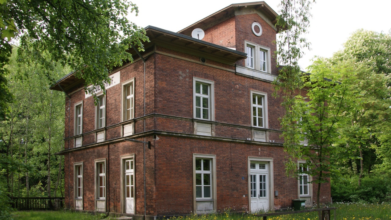 Дом среди деревьев в городе Лэнгенфельд, Австрия