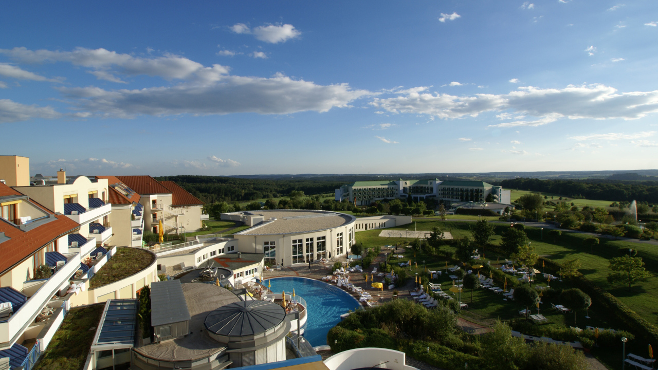 Вид с балкона на курорте Бад Татцмансдорф, Австрия