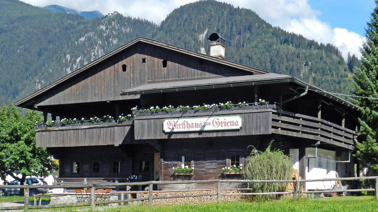 Деревянное здание на горнолыжном курорте Майрхофен, Австрия