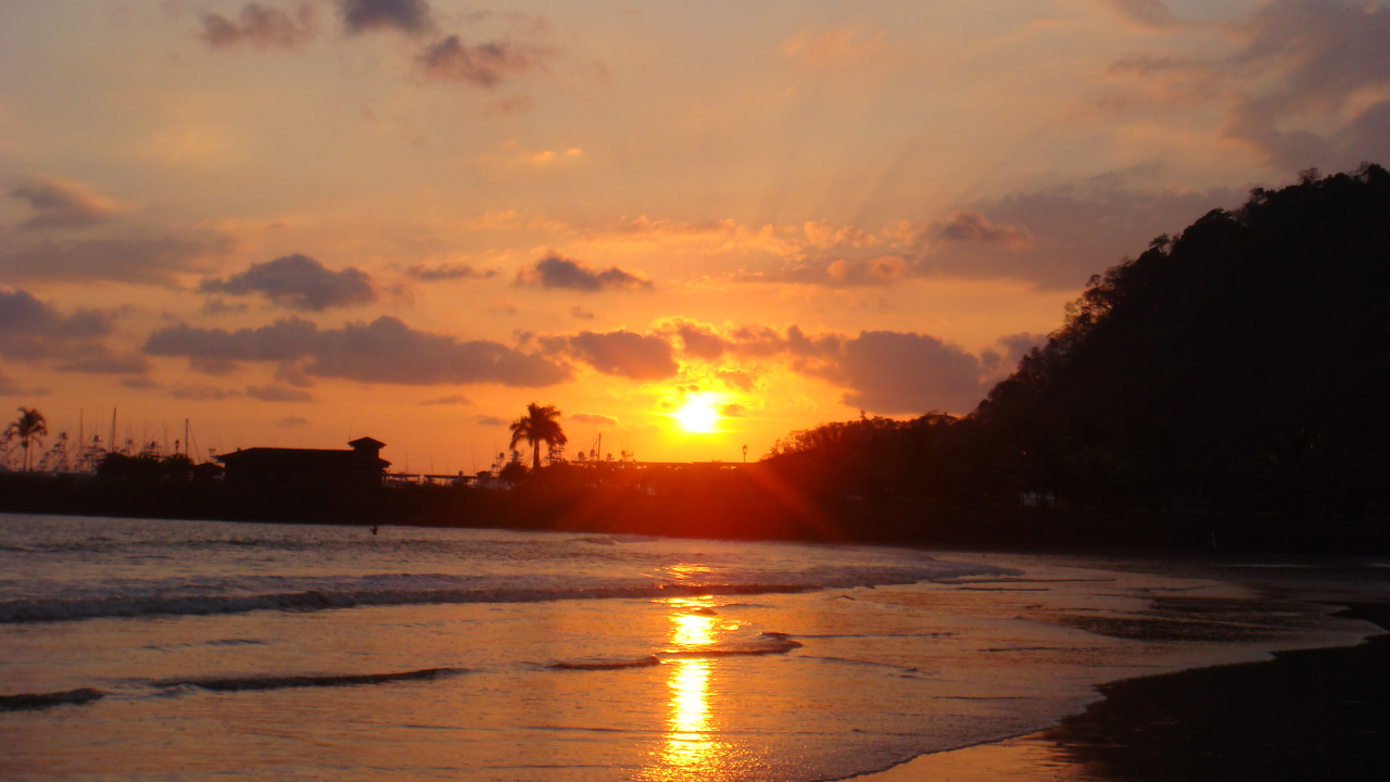 Закат на Коста-Рика