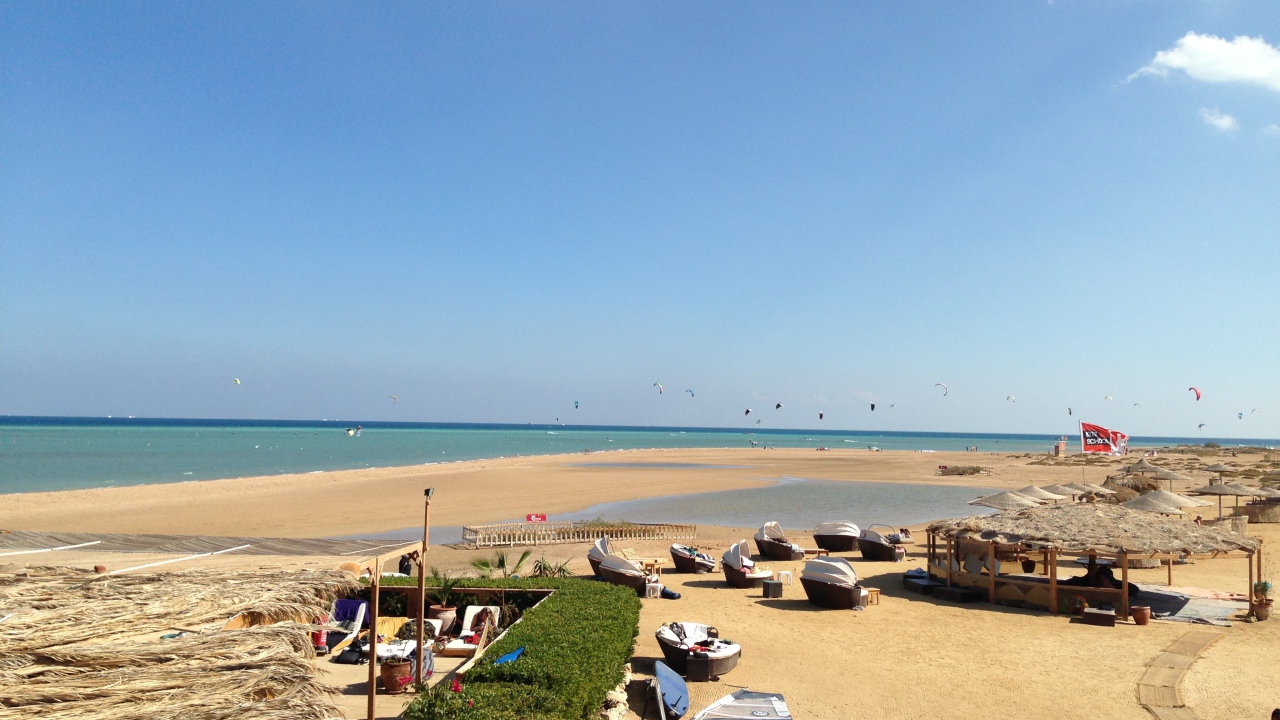 Золотой пляж на курорте Эль Гуна, Египет