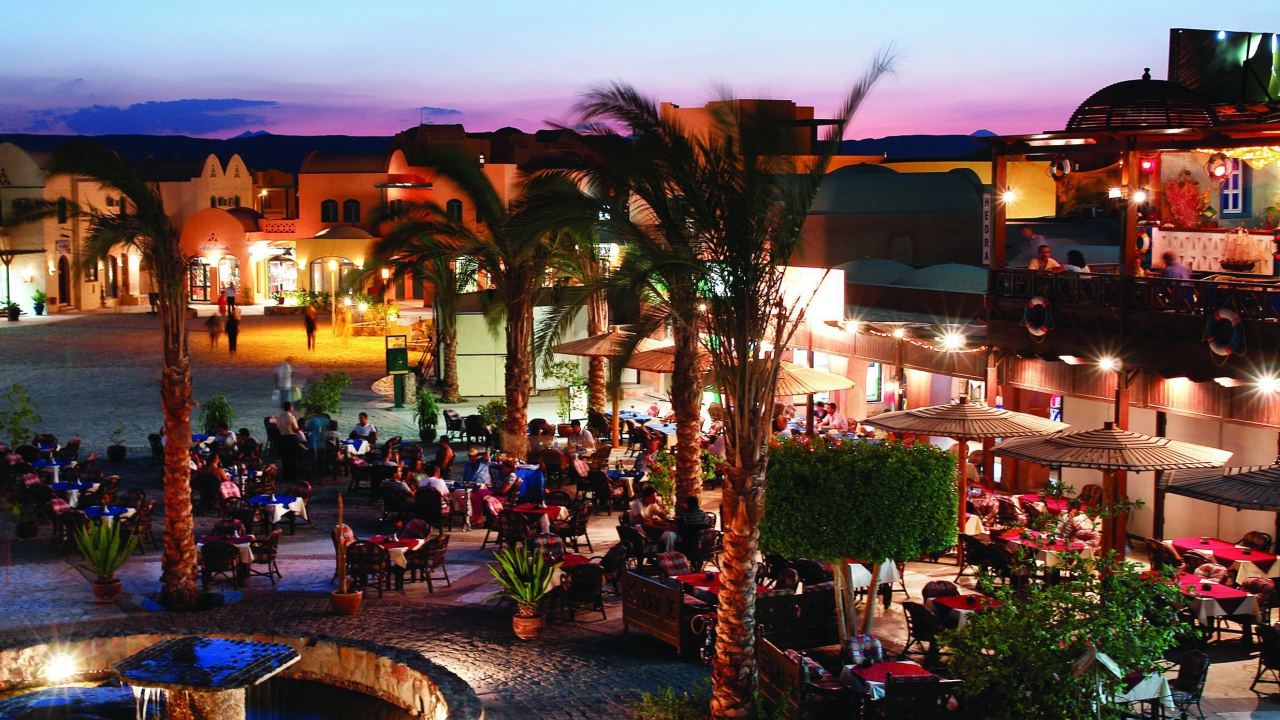 Ночные огни на курорте Эль Гуна, Египет