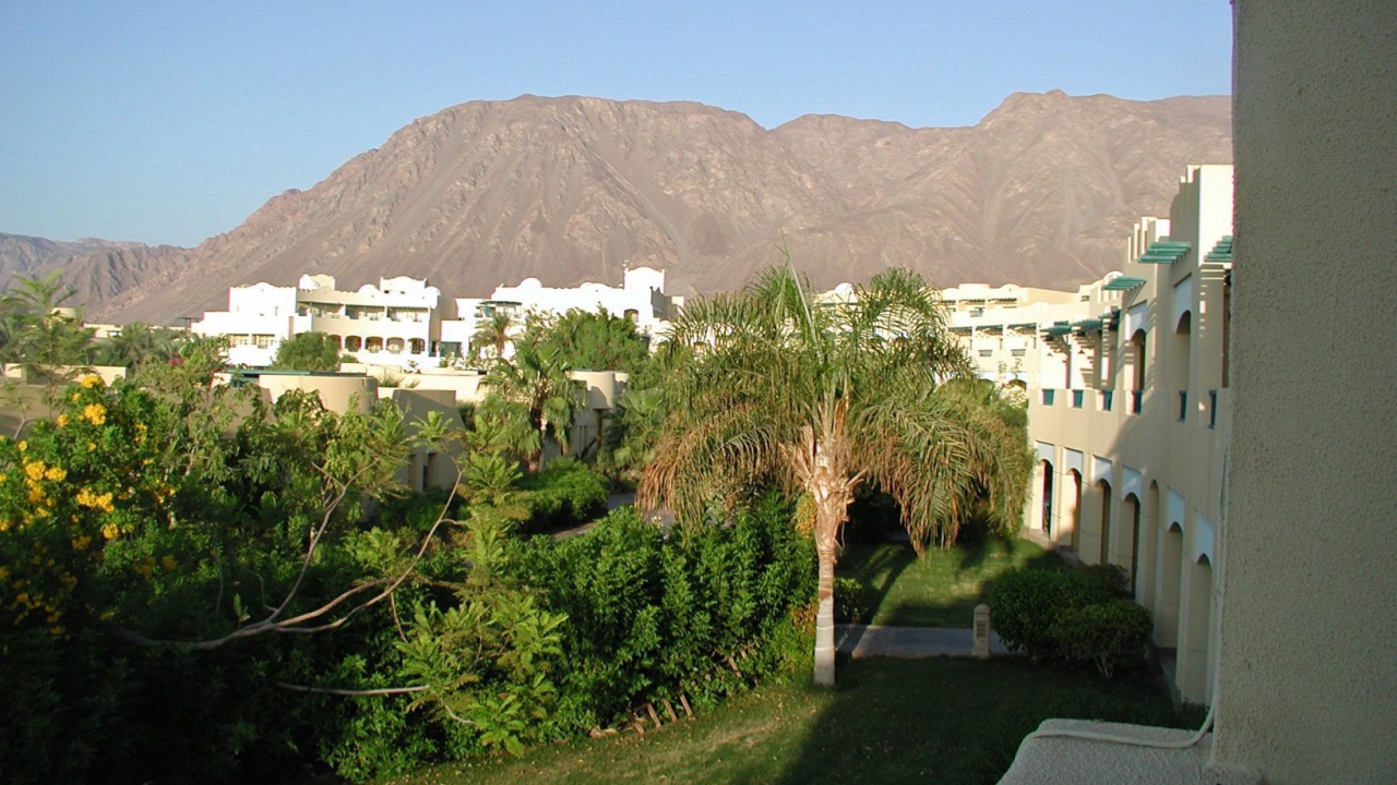 Вид из окна отеля на курорте Таба, Египет