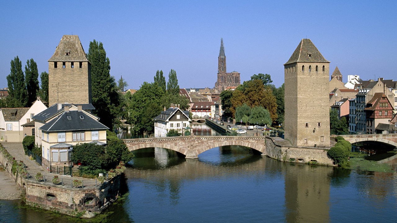 Мост в городе Страсбург, Франция