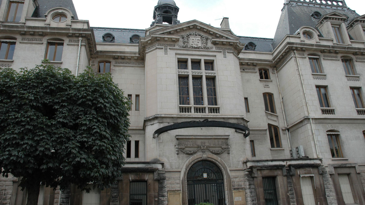 Гостиница в городе Виши, Франция