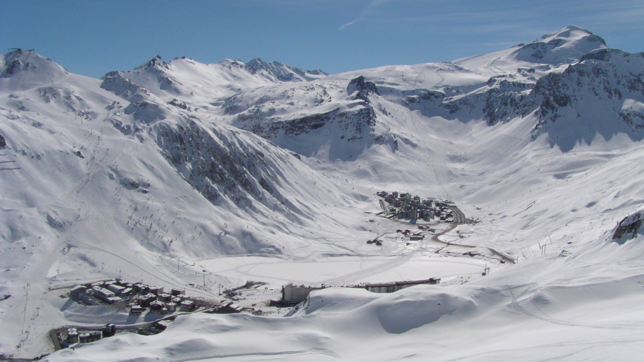 Горная долина на горнолыжном курорте Тинь, Франция