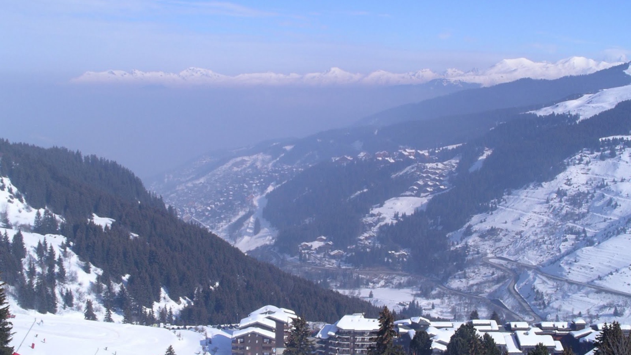 Горная долина на горнолыжном курорте Мерибель, Франция