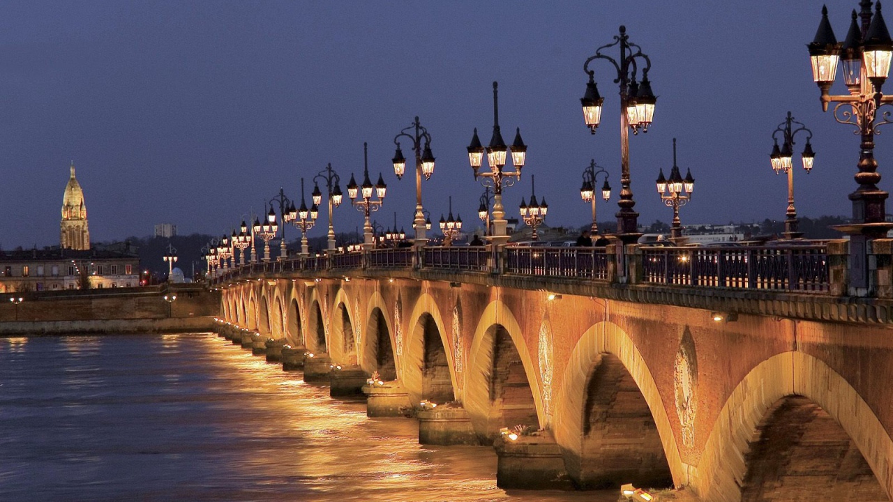 Ночной мост в Бордо, Франция