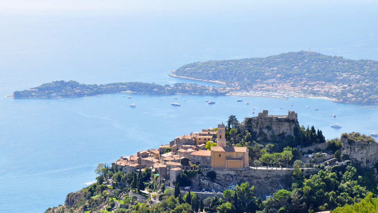 Панорама на курорте Эз, Франция