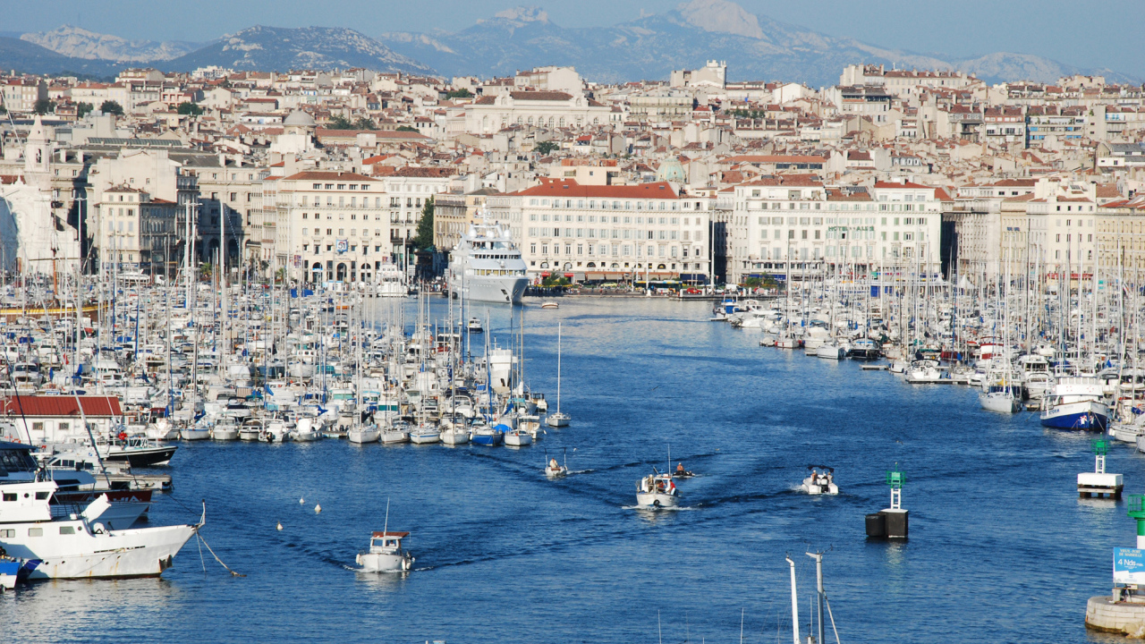 Порт в городе Марсель, Франция