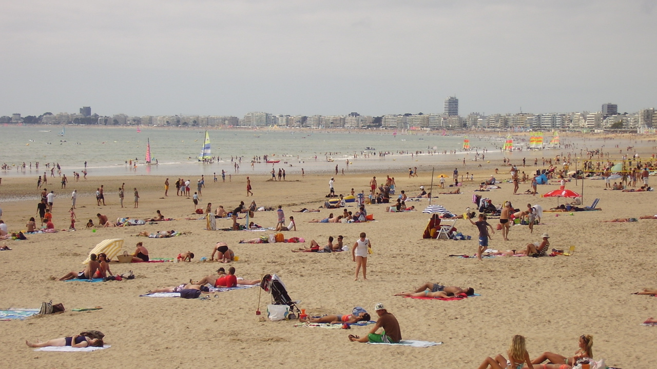 Пляж на курорте Ла Боль, Франция