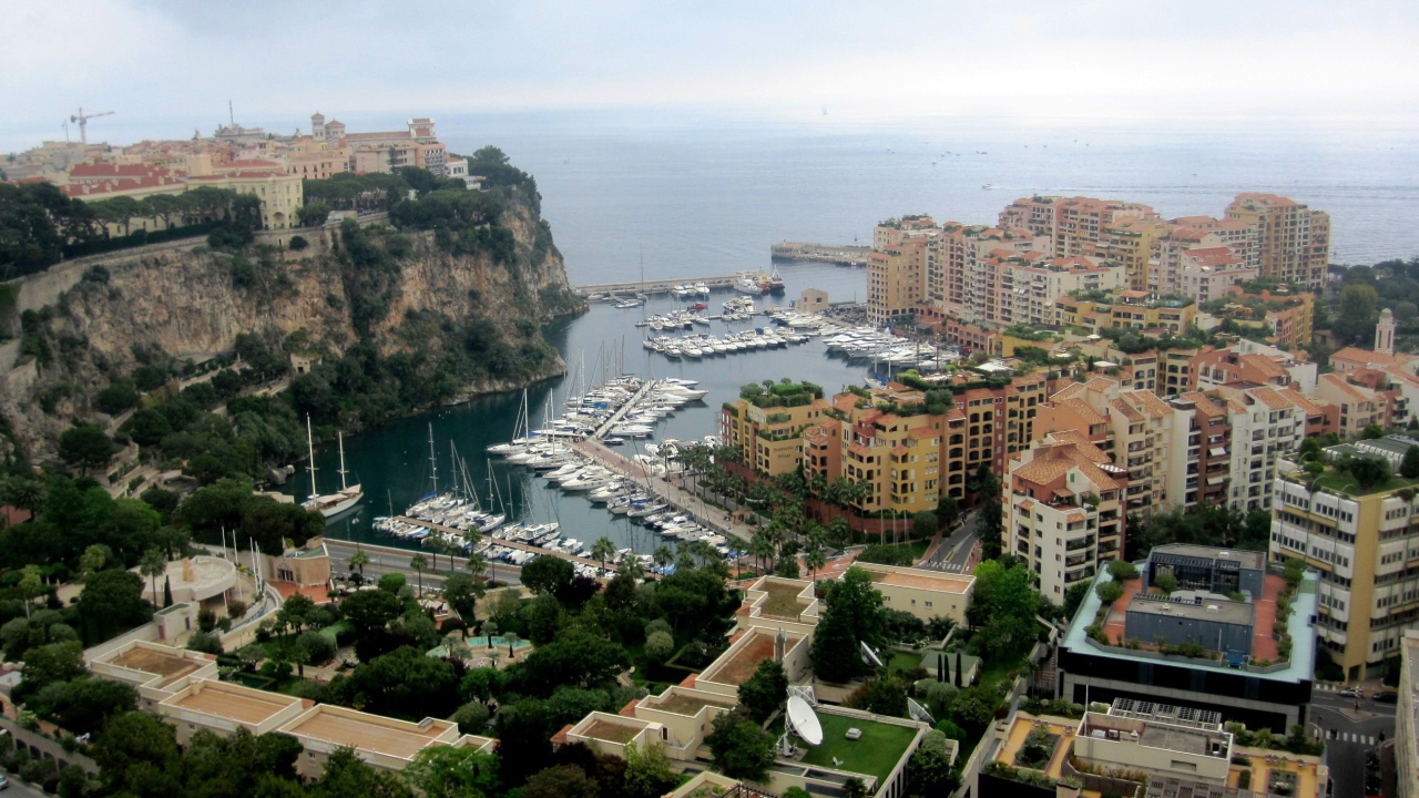 Городские здания в Монако