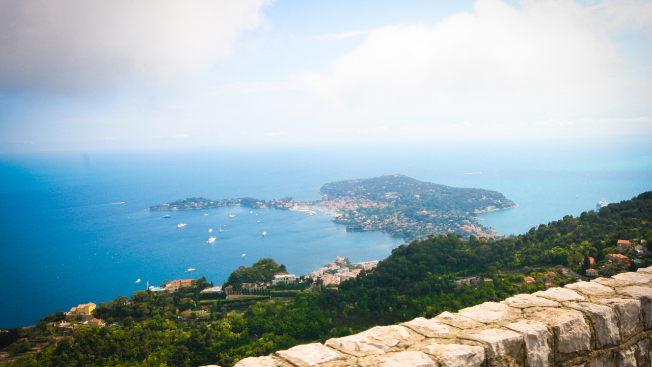 Вид на море на курорте Сен-Жан-Кап-Ферра, Франция