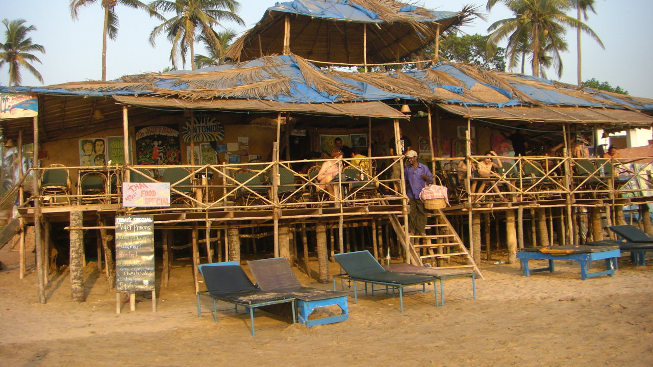 Пляжные домики в Анджуне