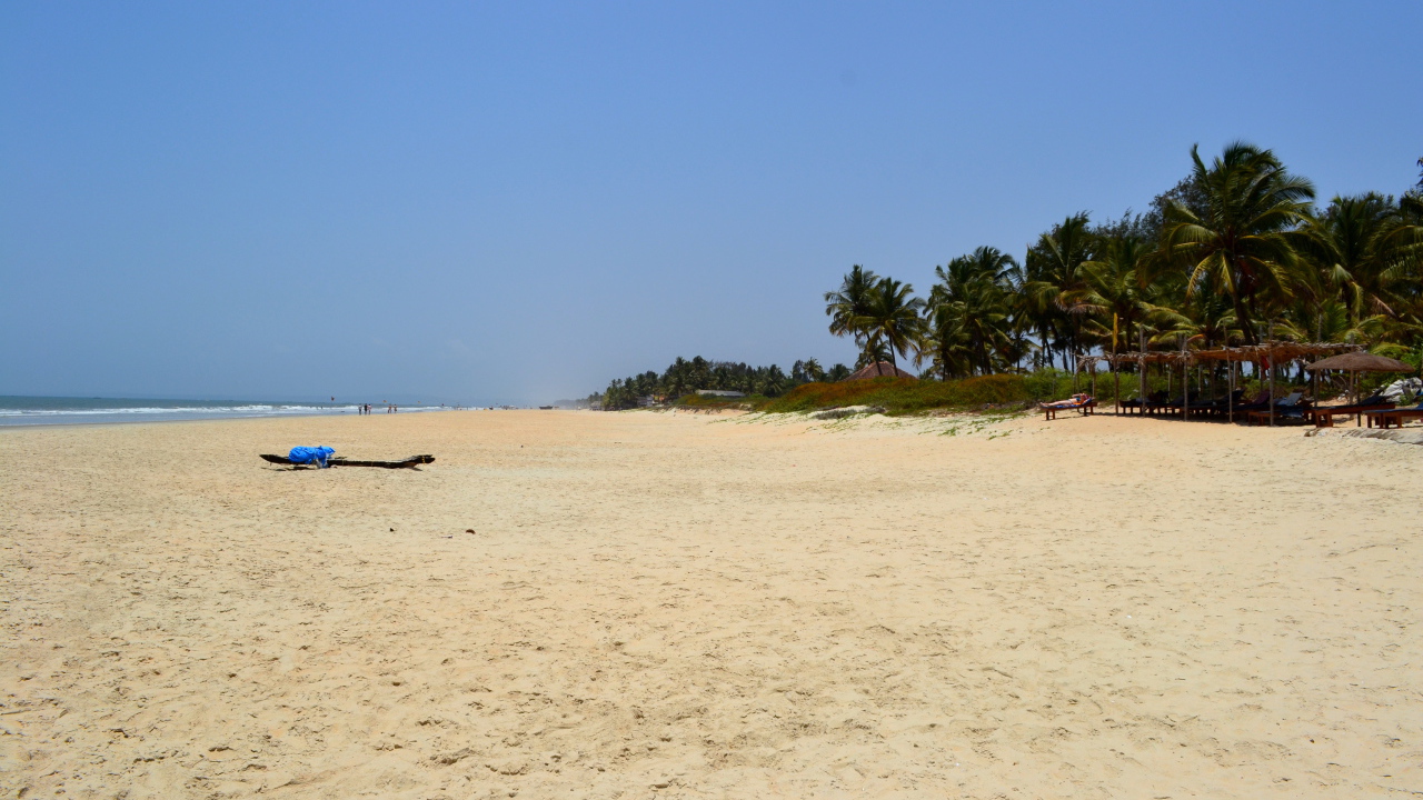 Отпуск на пляже в Бенаулиме