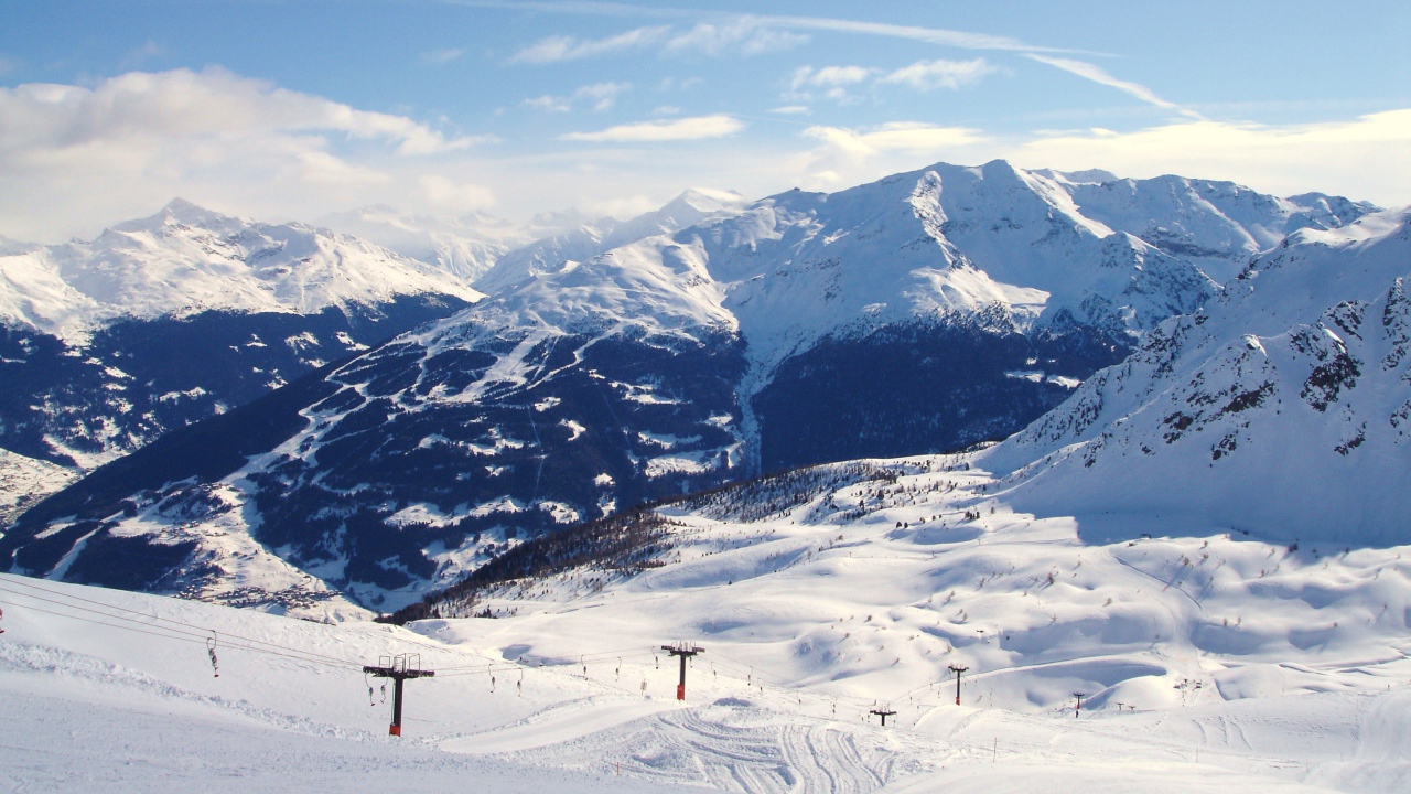 Горнолыжный спуск на курорте в Бормио, Италия