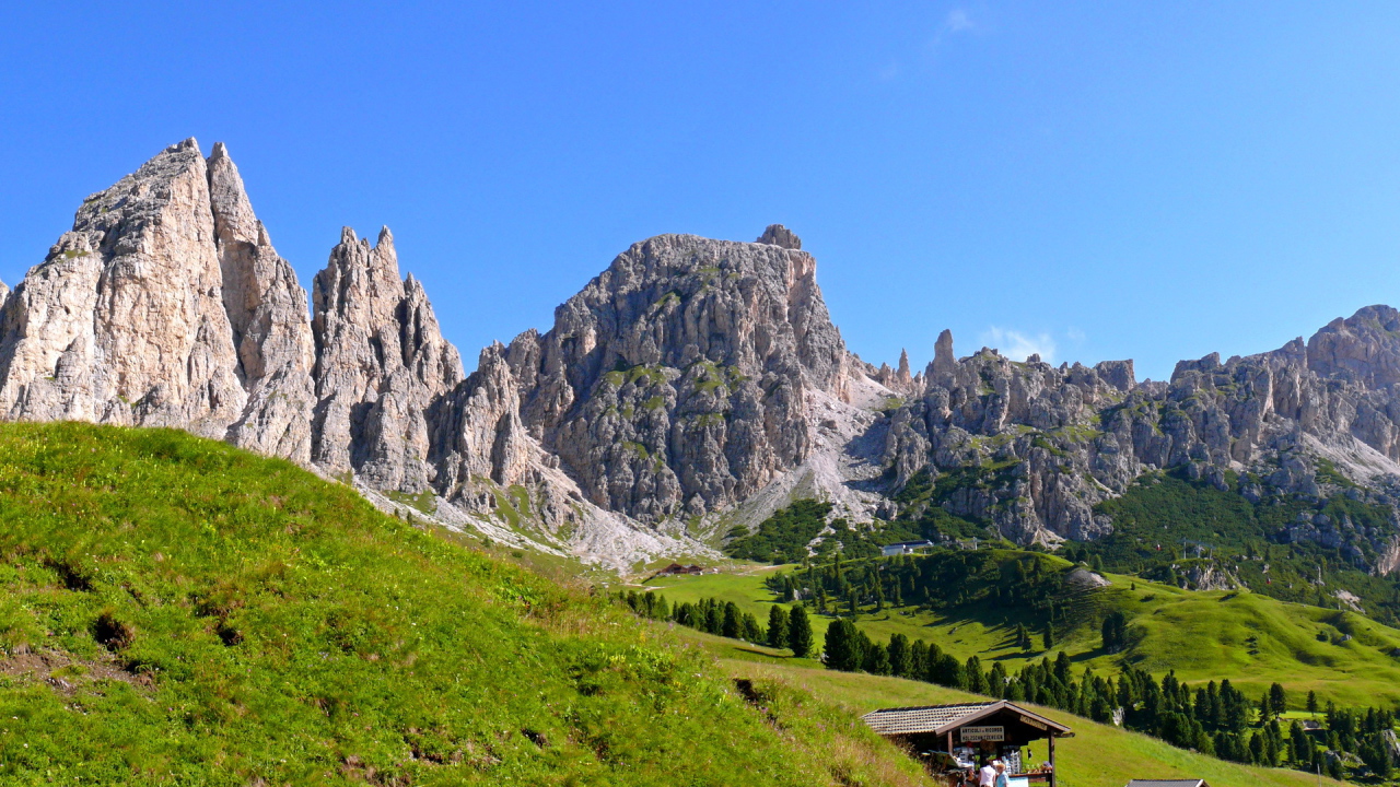 Альпы на горнолыжном курорте Сельва, Италия
