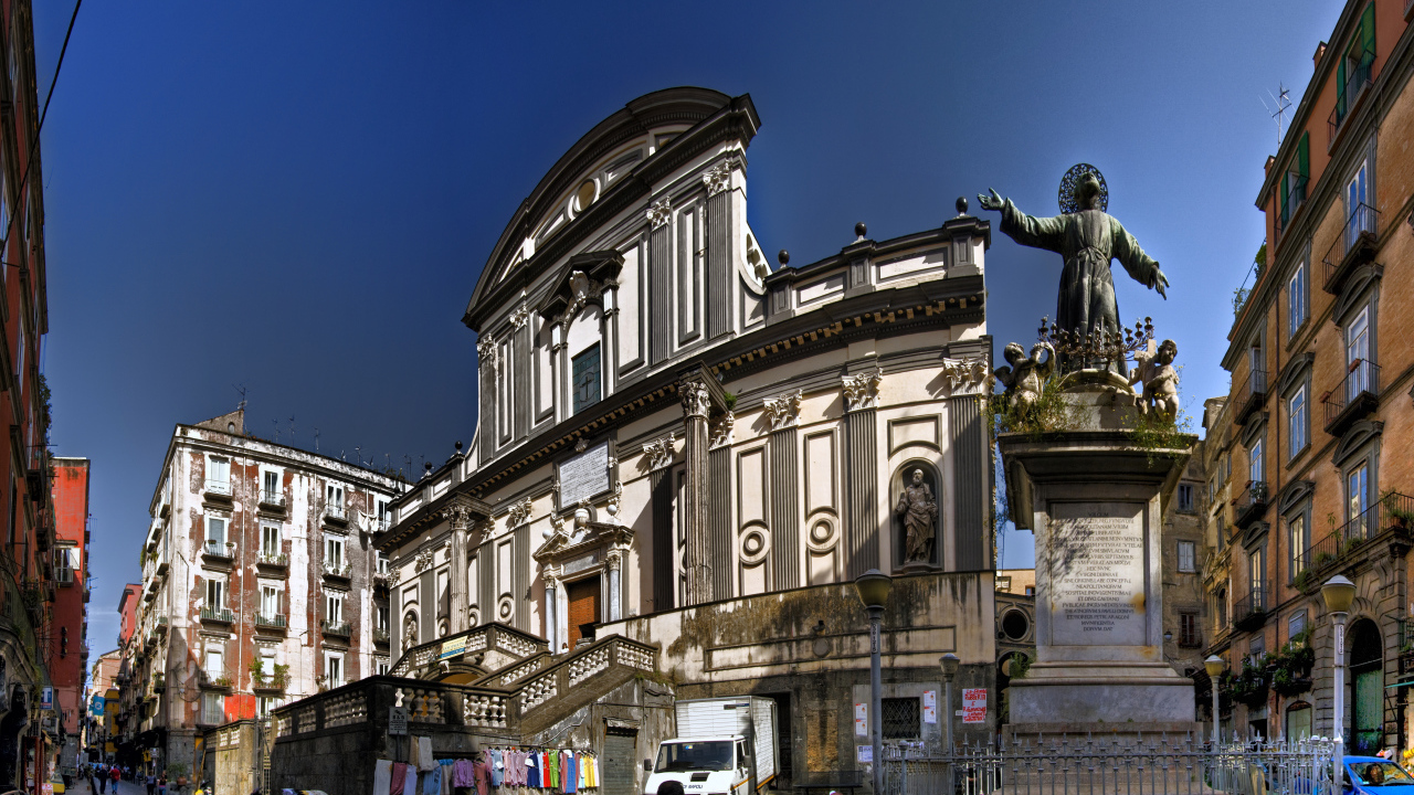 Базилика ди Сан Паоло в Неаполе, Италия