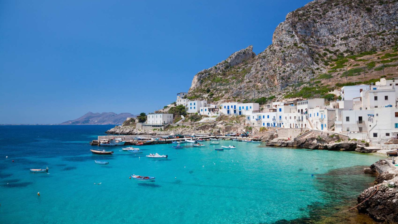 Голубая лагуна на острове Сицилия, Италия