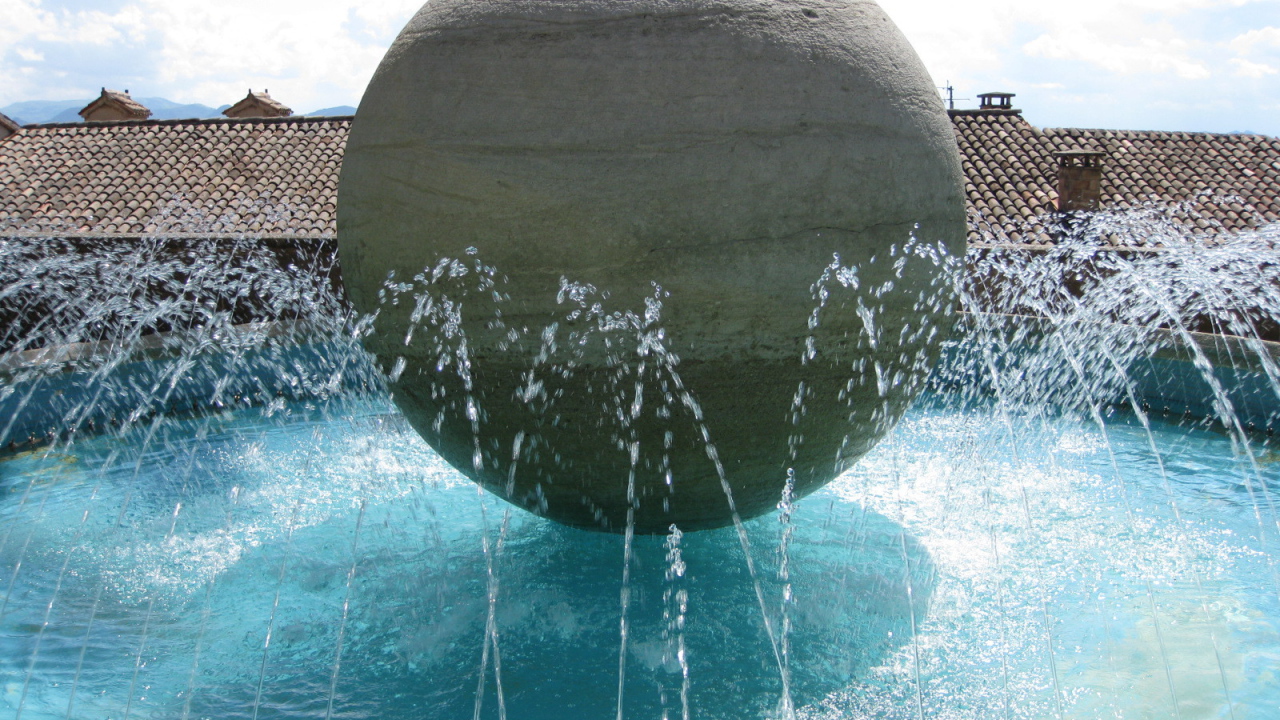 Фонтан в Сан Марино, Италия