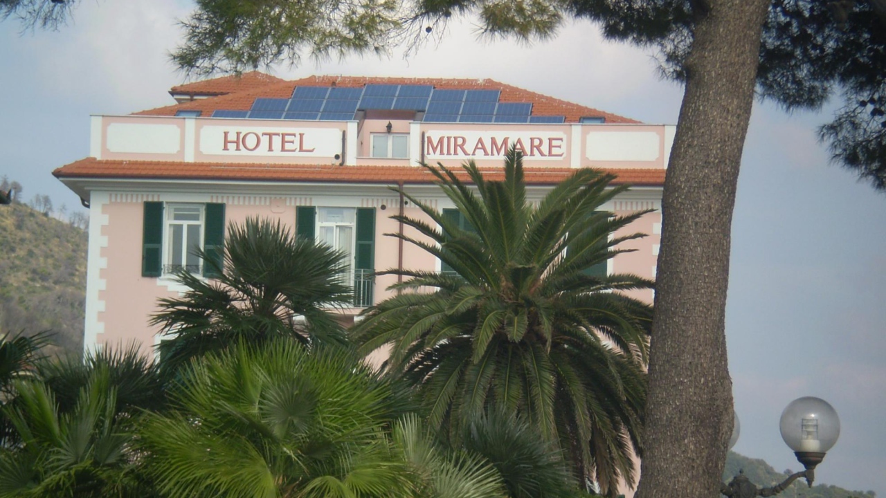 Гостиница на курорте Споторно, Италия