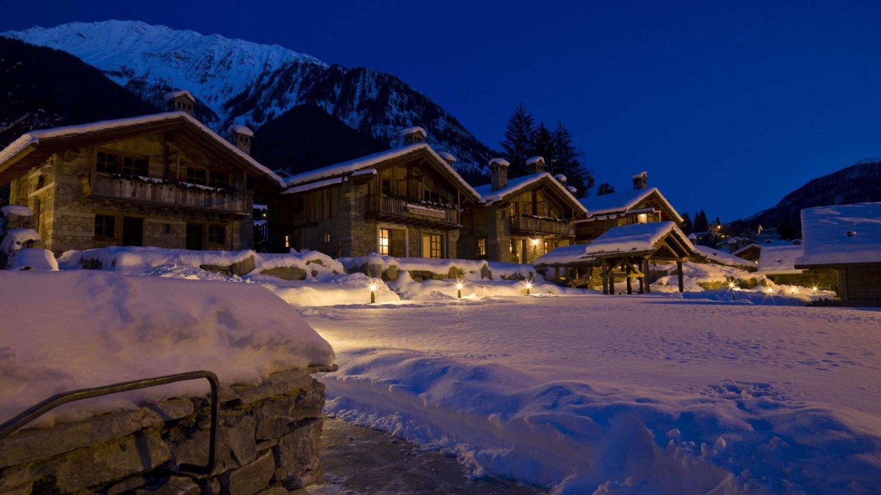 Гостиница на горнолыжном курорте Курмайор, Италия