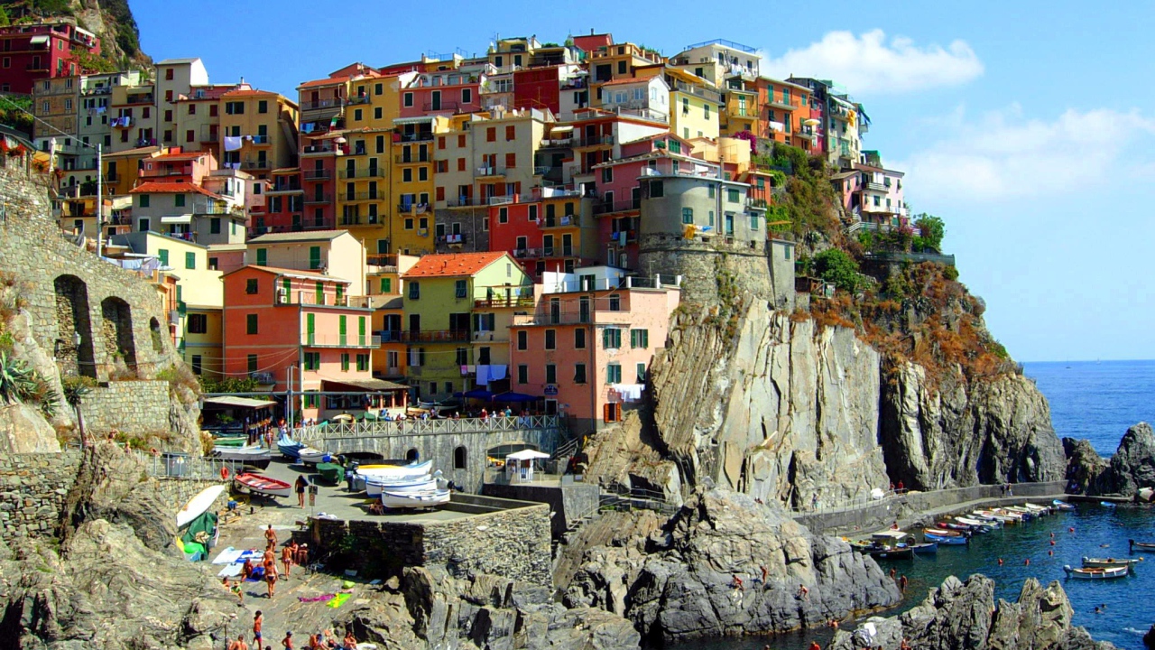 Дома на скале на курорте Лидо ди Езоло, Италия