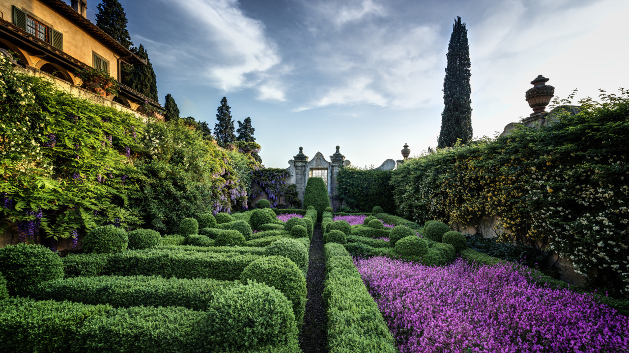 Великолепный сад во Флоренции, Италия